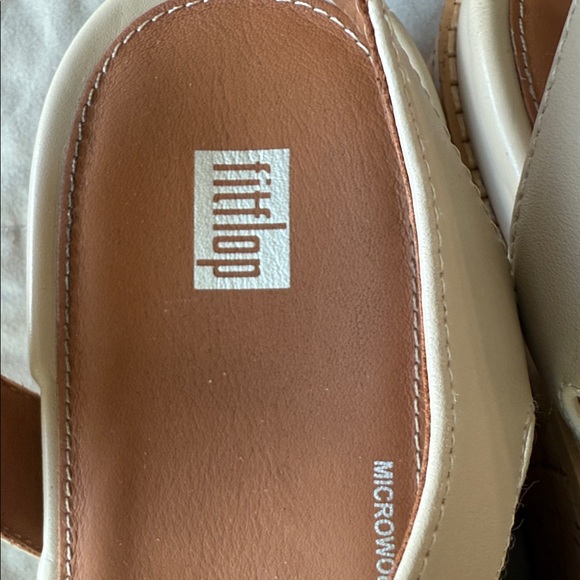 Fitflop Cream Wedge Sandals Like-New - Picture 2 of 8